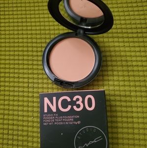 Mac studio fix powder nc30 + Foundation